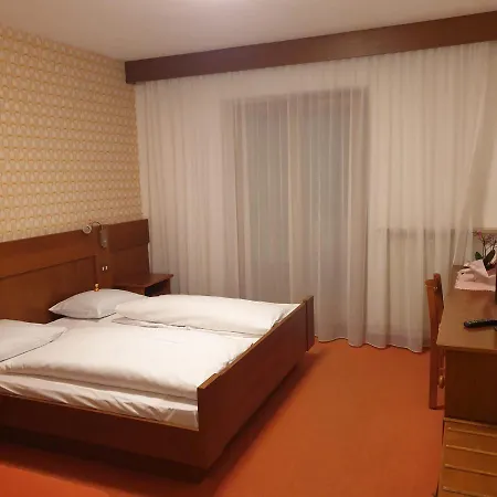 An Der Mayenburg Otel Vollan